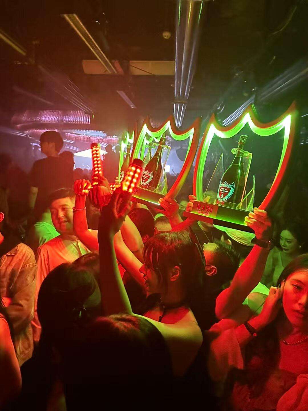 Shanghai moment